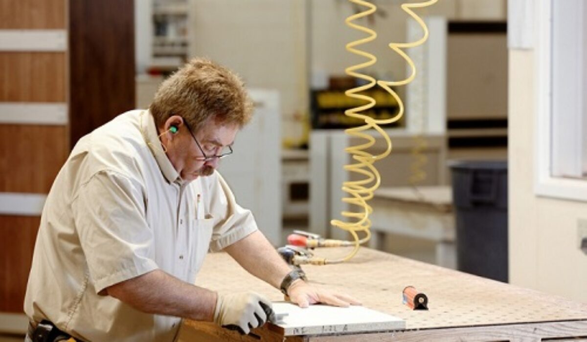 How to Hire the Best Kitchen Cabinet Makers? - Kravelv