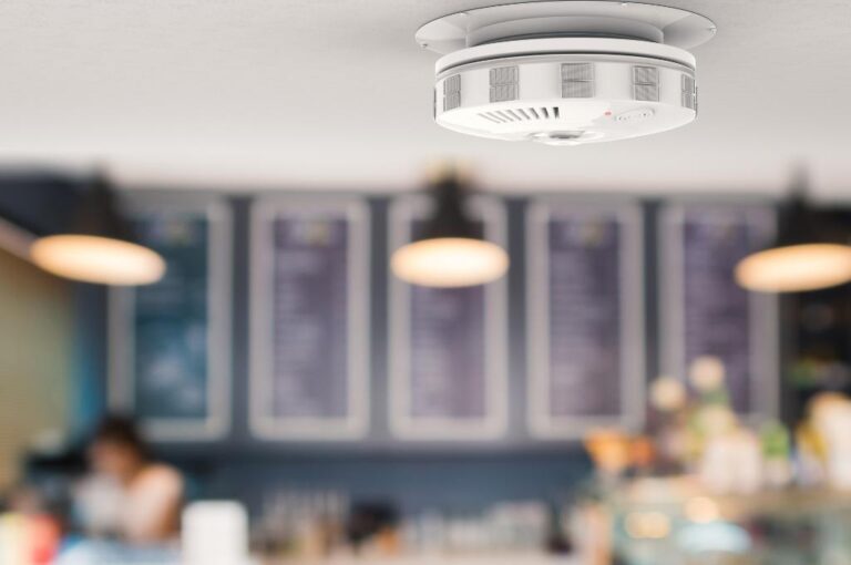 Smoke Detector Going Off for No Reason Reasons and Solutions