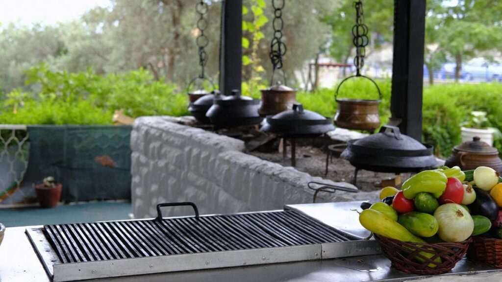 outdoor kitchen