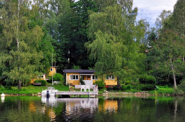 The Roofs of Summer Houses Kravelv