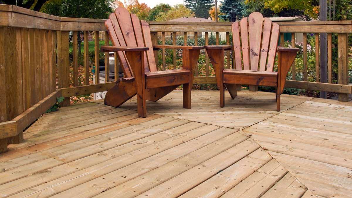 things to avoid putting in wood deck