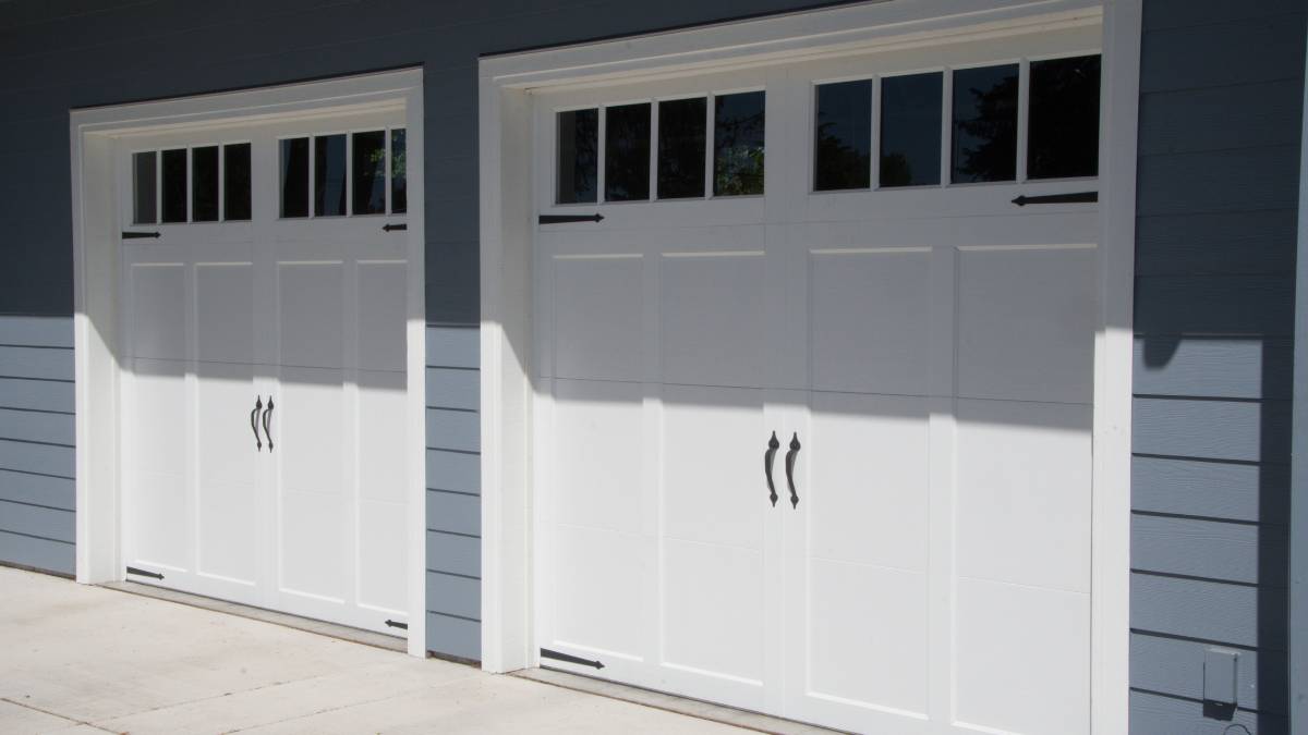 garage with glass windows