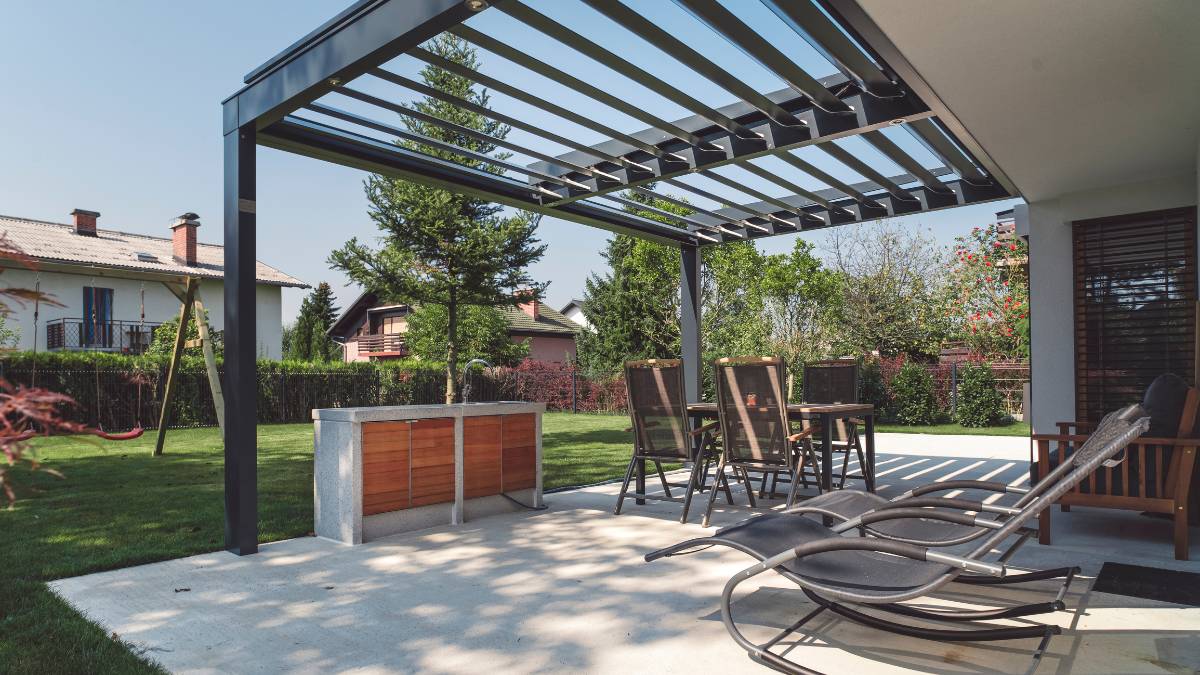 louvered pergola