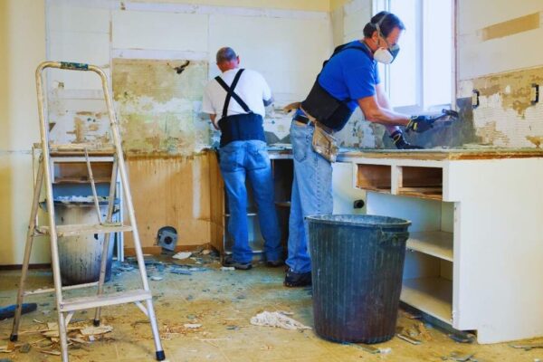 worker doing a home renovation