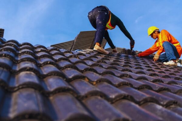 roofers on the job